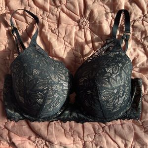 NWOT Aerie plunge push-up black lace bra size 40 DD